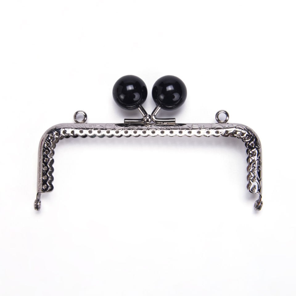 DİKDÖRTGEN SİYAH BONCUKLU BURS 12,5 CM GÜMÜŞ