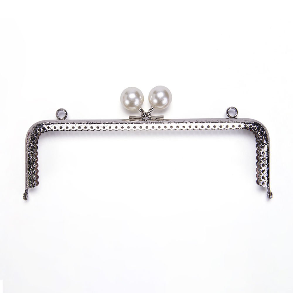 DİKDÖRTGEN BEYAZ BONCUKLU BURS 20,5 CM GÜMÜŞ