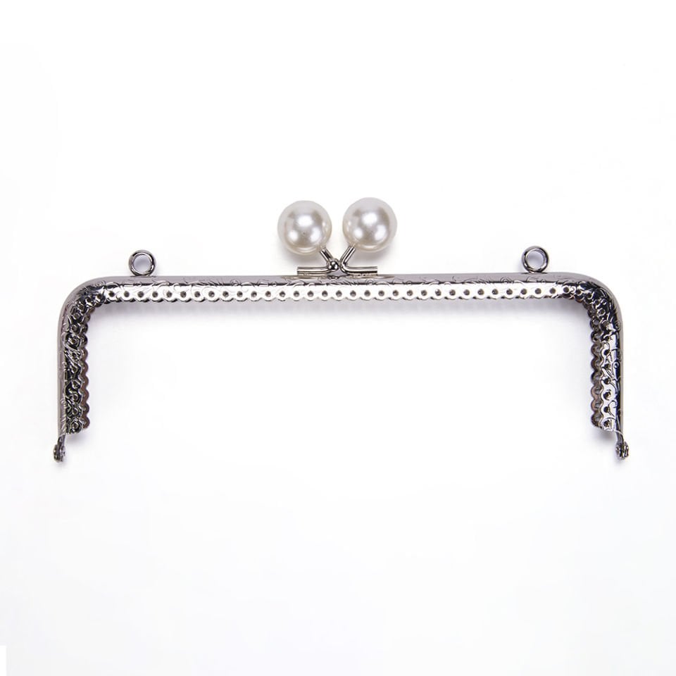 DİKDÖRTGEN BEYAZ BONCUKLU BURS 20,5 CM GÜMÜŞ