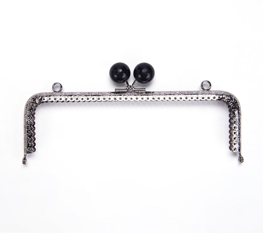 DİKDÖRTGEN SİYAH BONCUKLU BURS 20,5 CM GÜMÜŞ