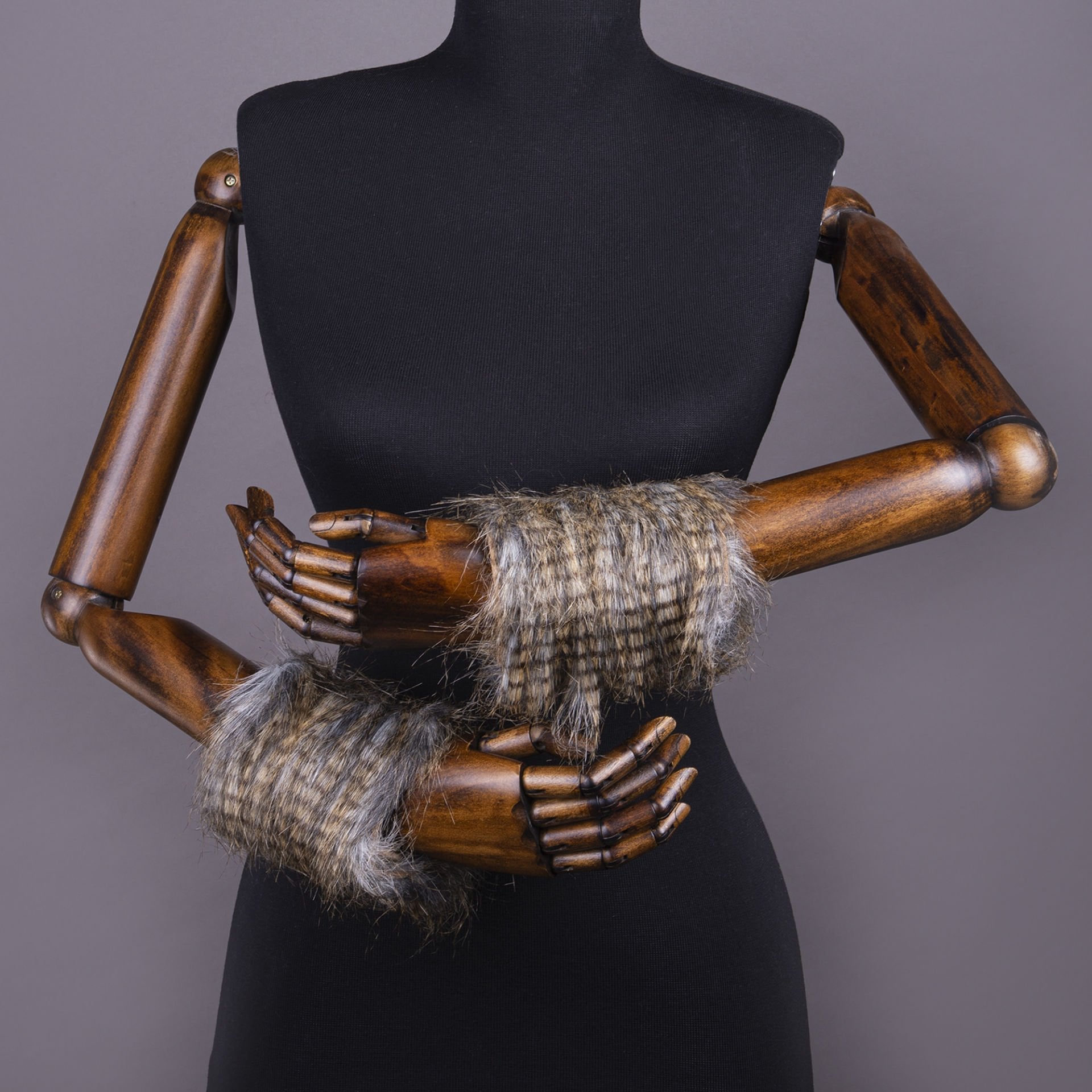 YARNART CUFFS - SUNİ KÜRK MANŞET EBRULİ - 05